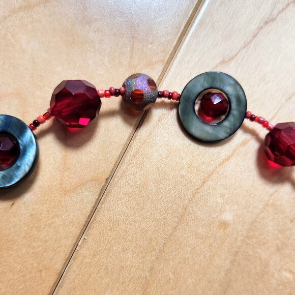 Handcrafted Necklace with Red Faceted and Round Beads Grey Mother of Pearl MOP - Picture 5 of 9